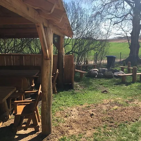 Pod Papugami ロッジ Laskowice