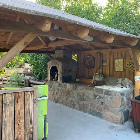 Lodge Pod Papugami *